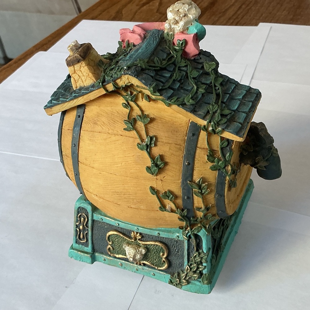 Dancing Bears Music Box, Resin - Picture 5 of 5